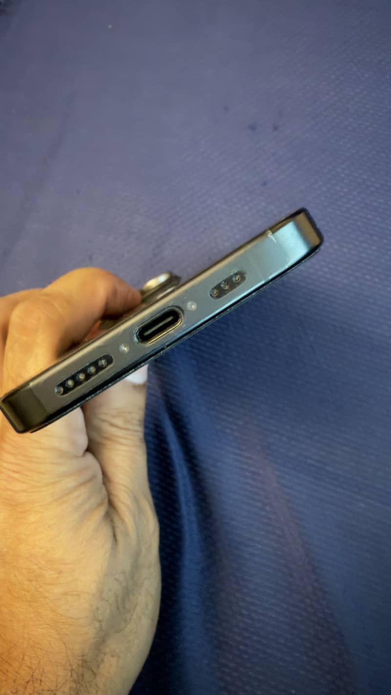 Apple iPhone 16 Pro Max 3