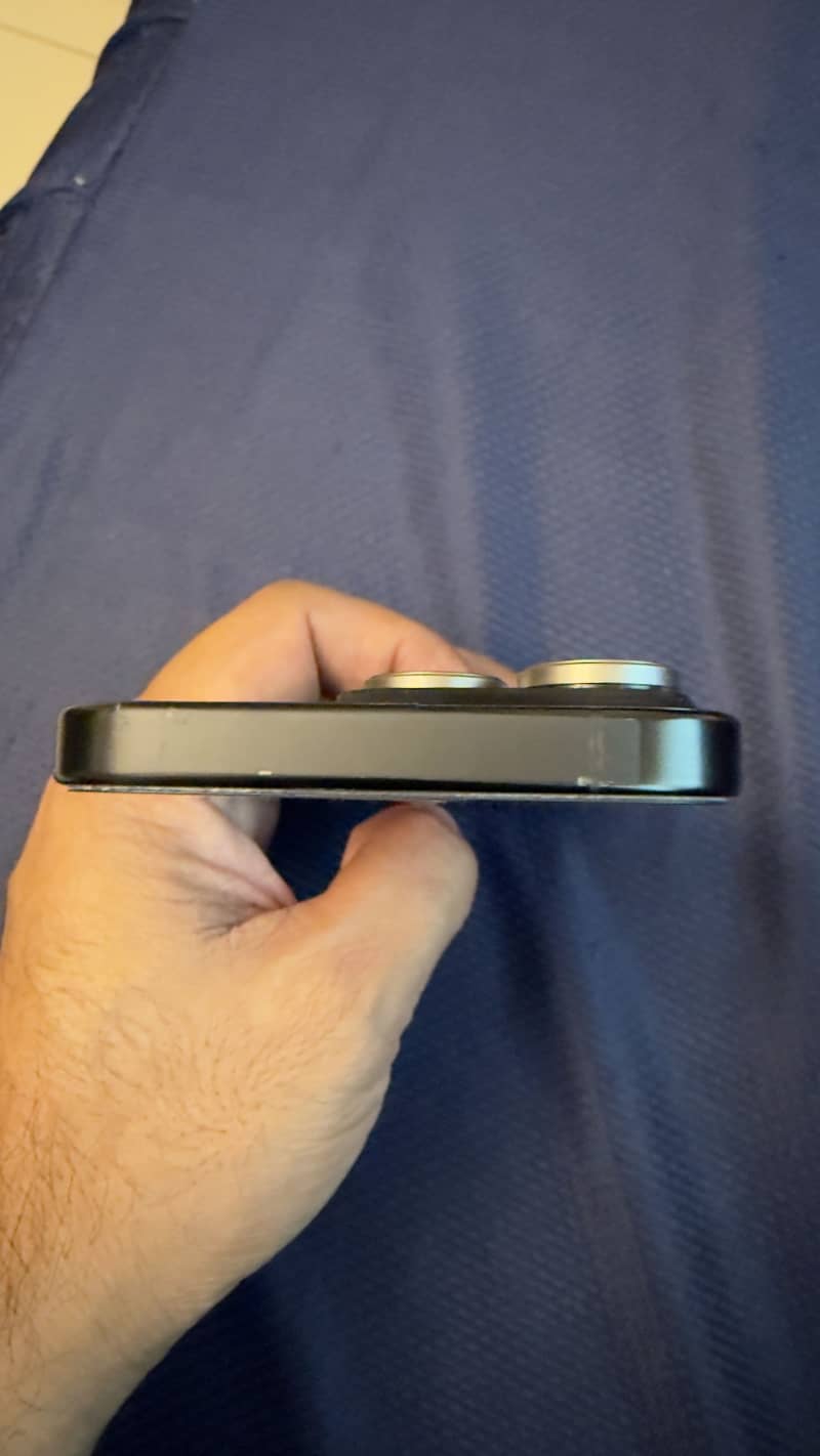 Apple iPhone 16 Pro Max 5
