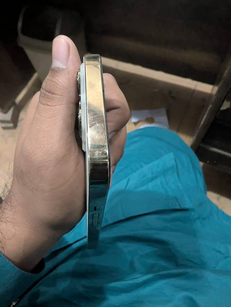 Apple iPhone 13 Pro 1