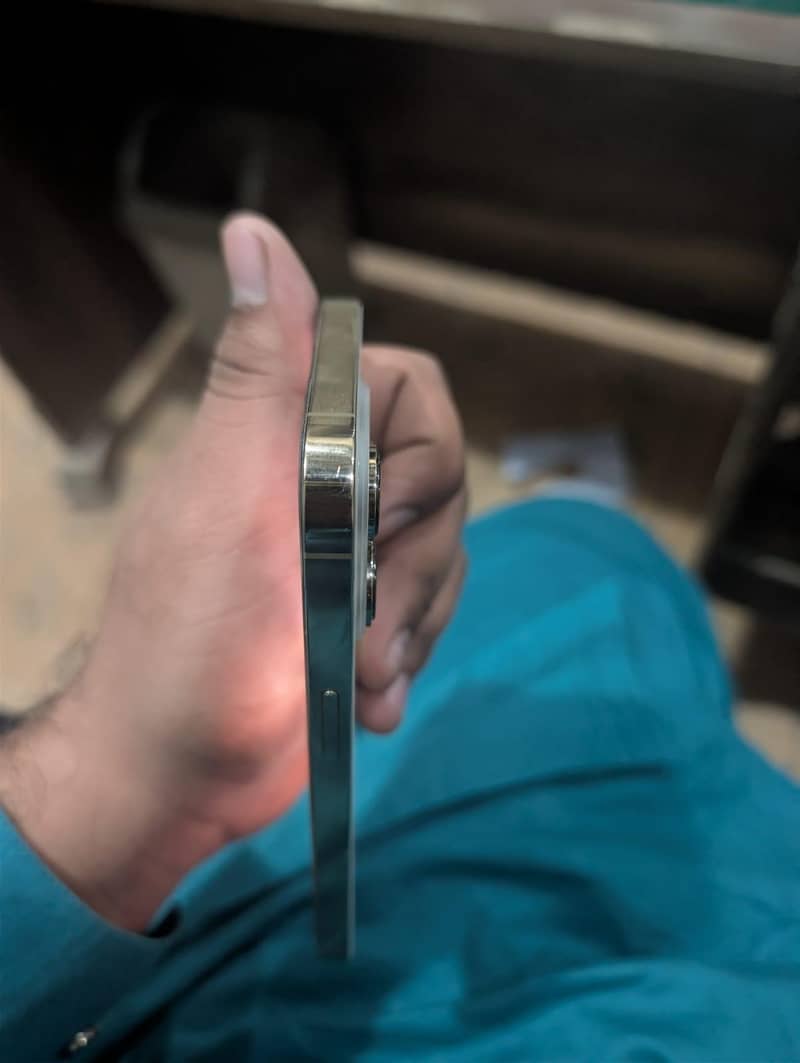 Apple iPhone 13 Pro 2