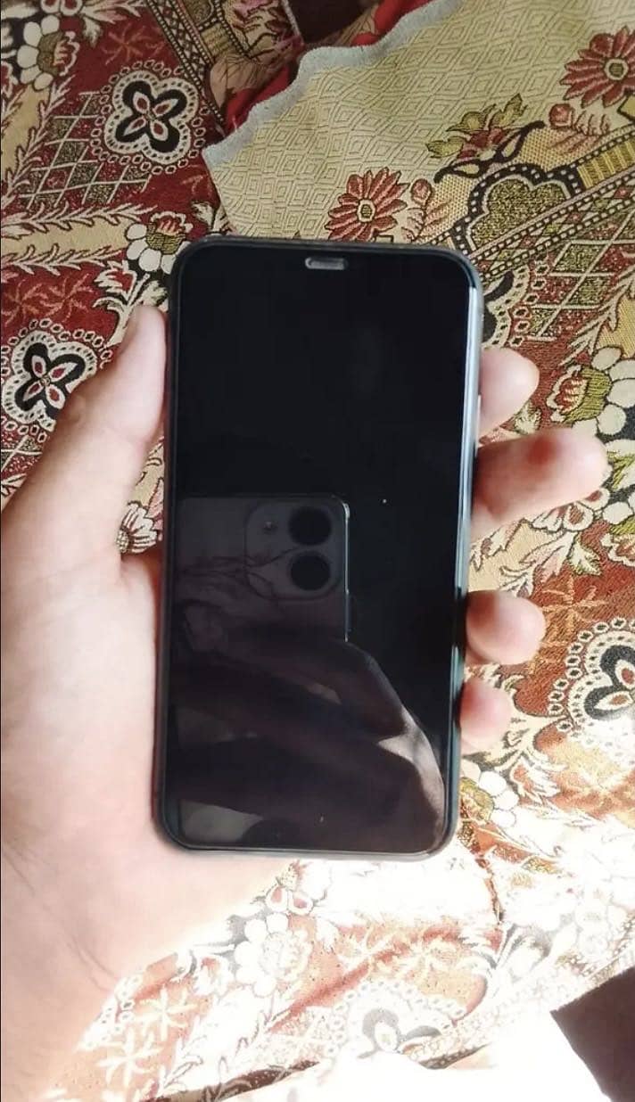 Apple iPhone 11 3