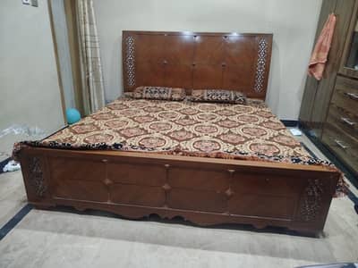 single bed with mattress