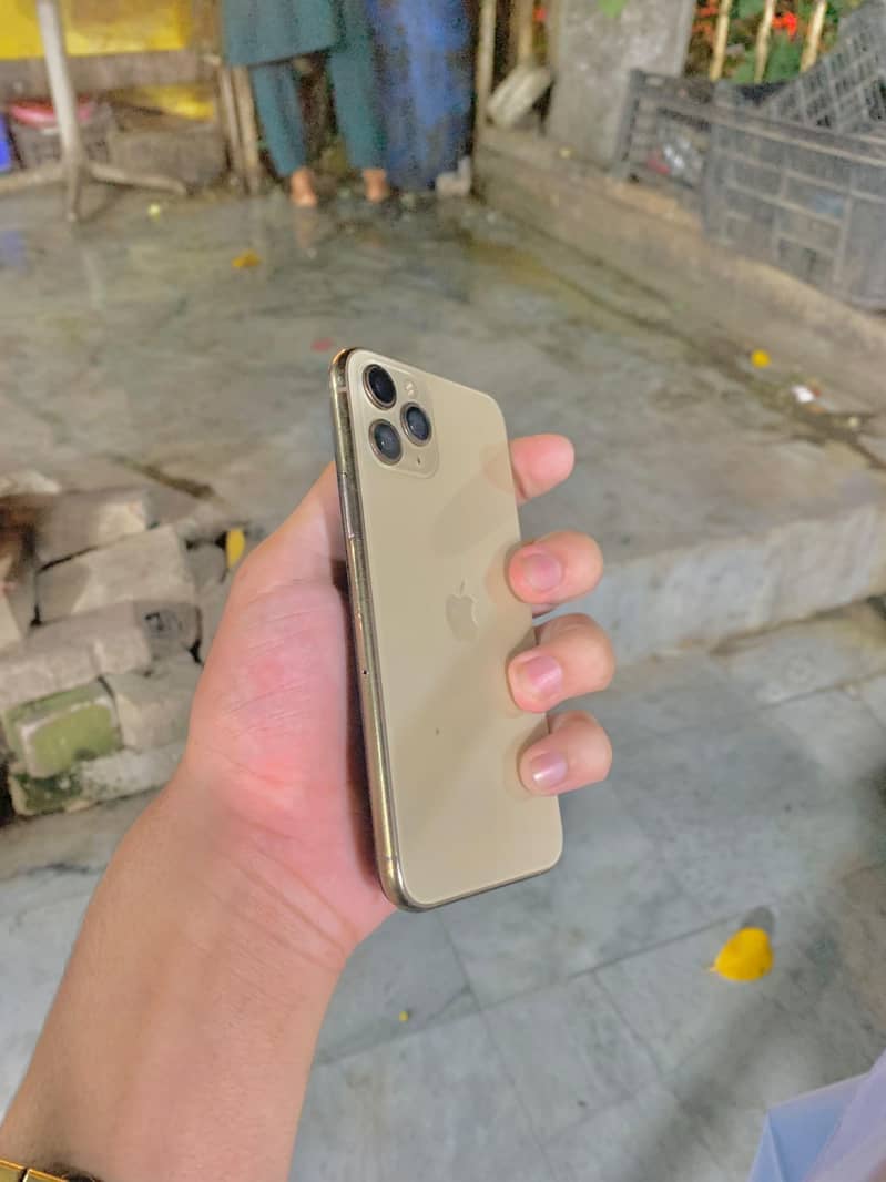 Apple iPhone 11 Pro 2