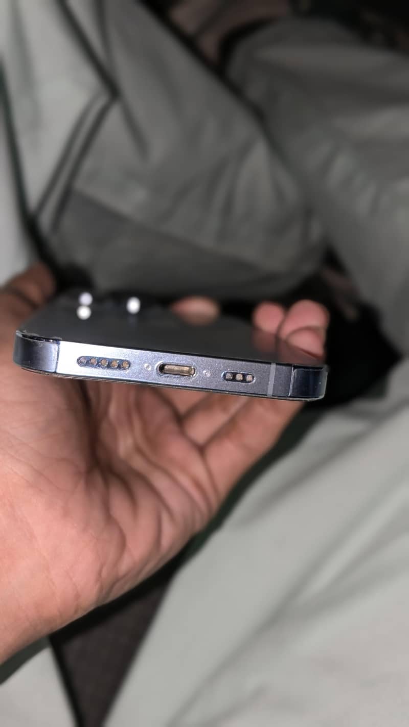 Apple iPhone 13 Pro 2