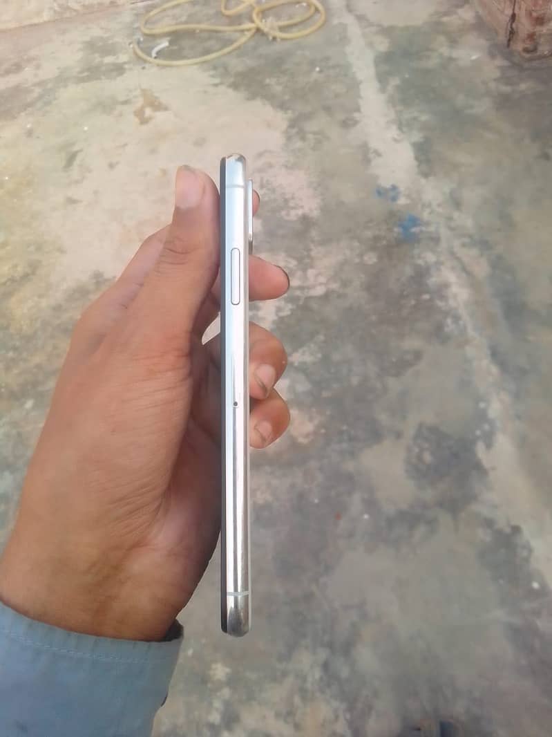 Apple iPhone XS 0