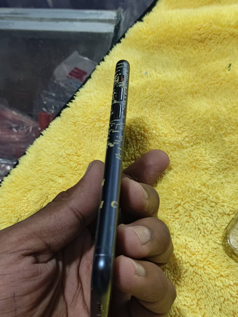 Apple iPhone 11 Pro 2