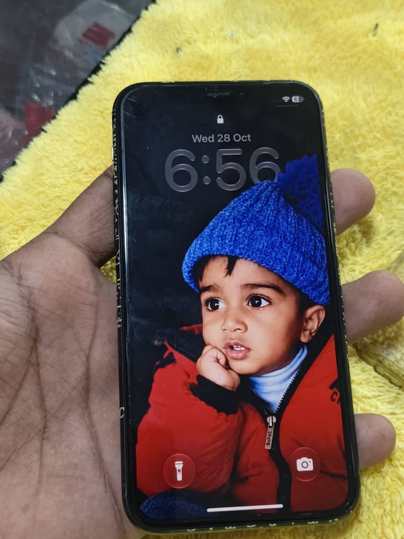 Apple iPhone 11 Pro 4