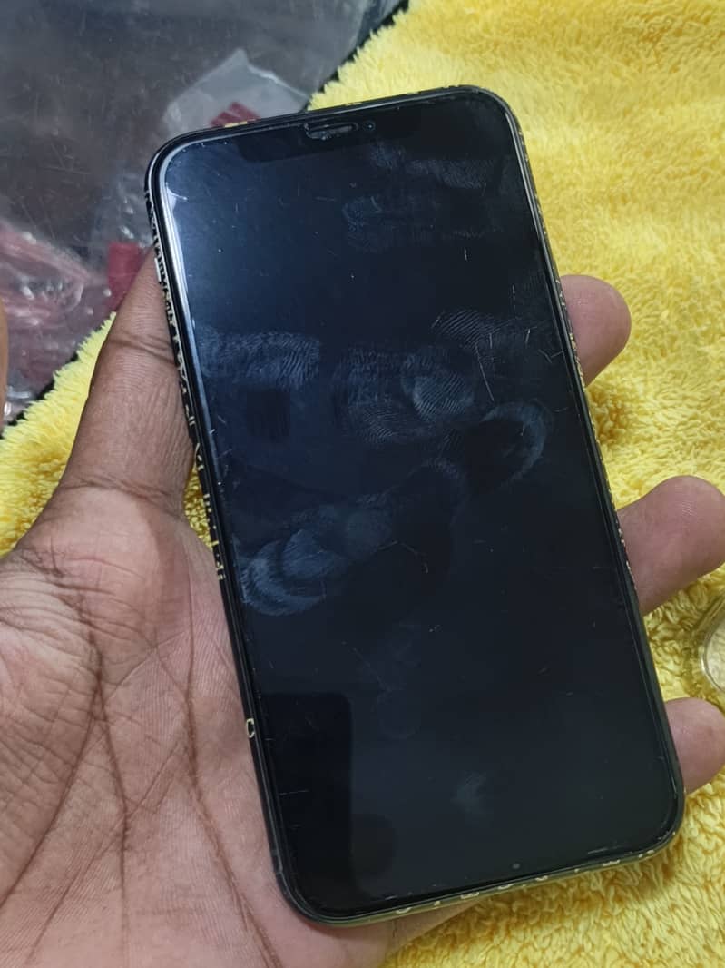 Apple iPhone 11 Pro 6
