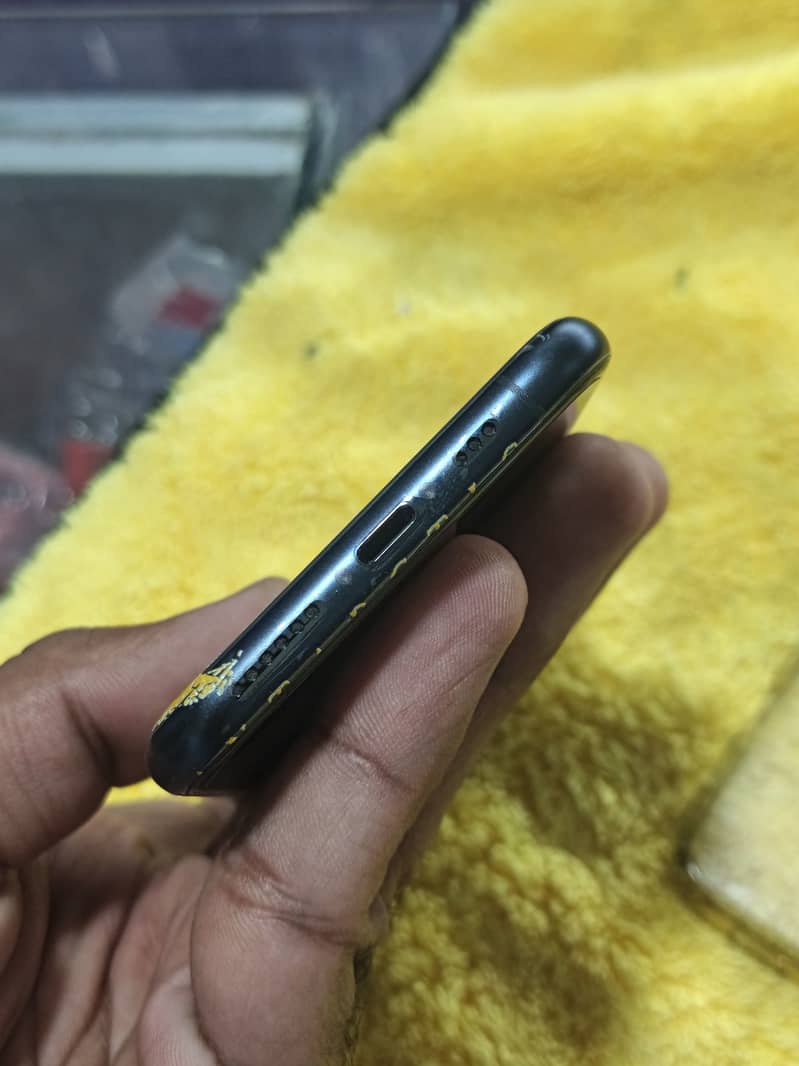 Apple iPhone 11 Pro 9