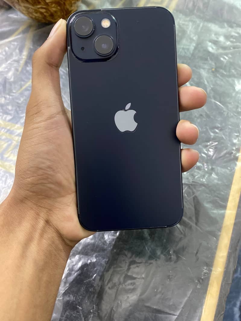 Apple iPhone 13 0