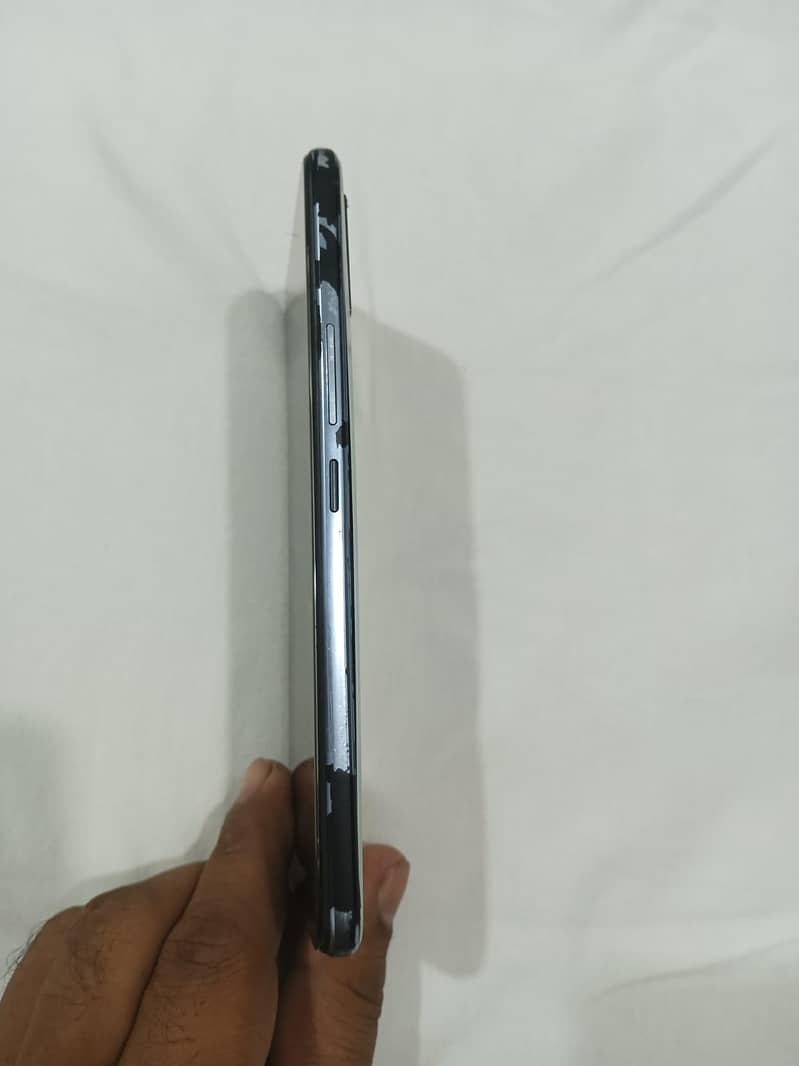 Vivo V21 8