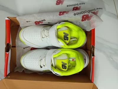 New Balance Cricket Shoes/Grippers