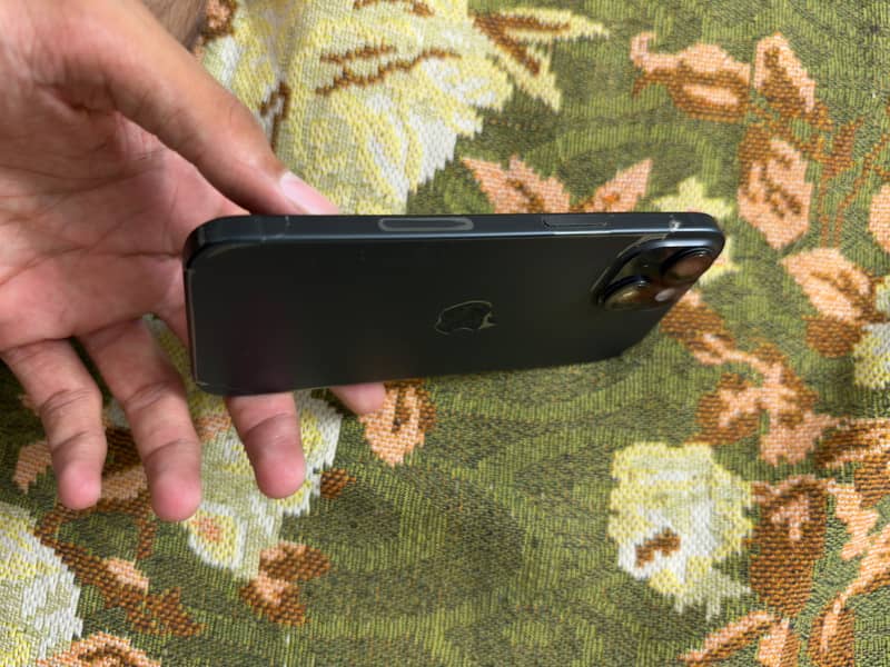 Apple iPhone 15 jv 3
