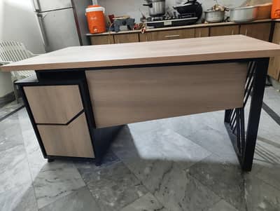 Executive table