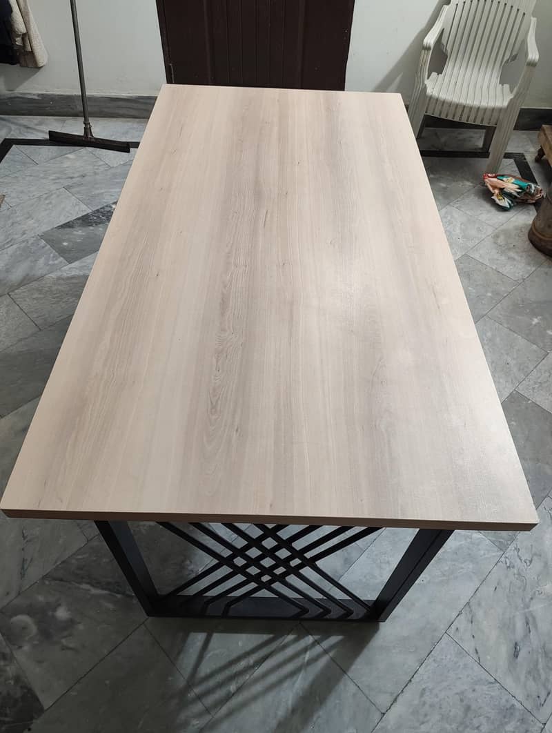 Executive table 6