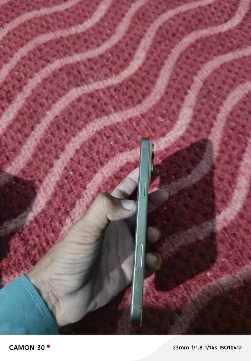 Apple iPhone 16 Pro Max 2