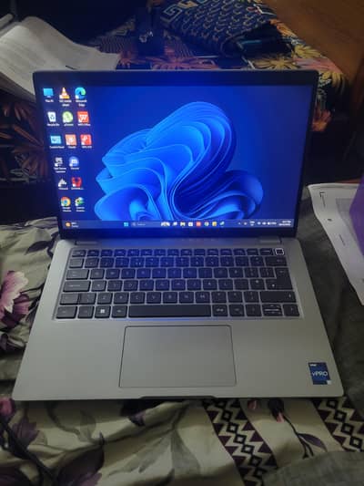 Dell latitude 5440  i7 13th gen-16 go ram-512 ssd