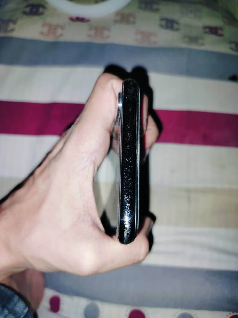 Apple iPhone XS Max 5