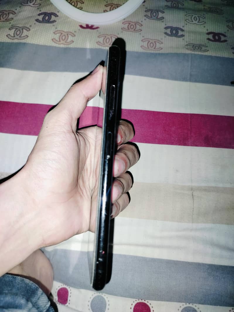 Apple iPhone XS Max 6