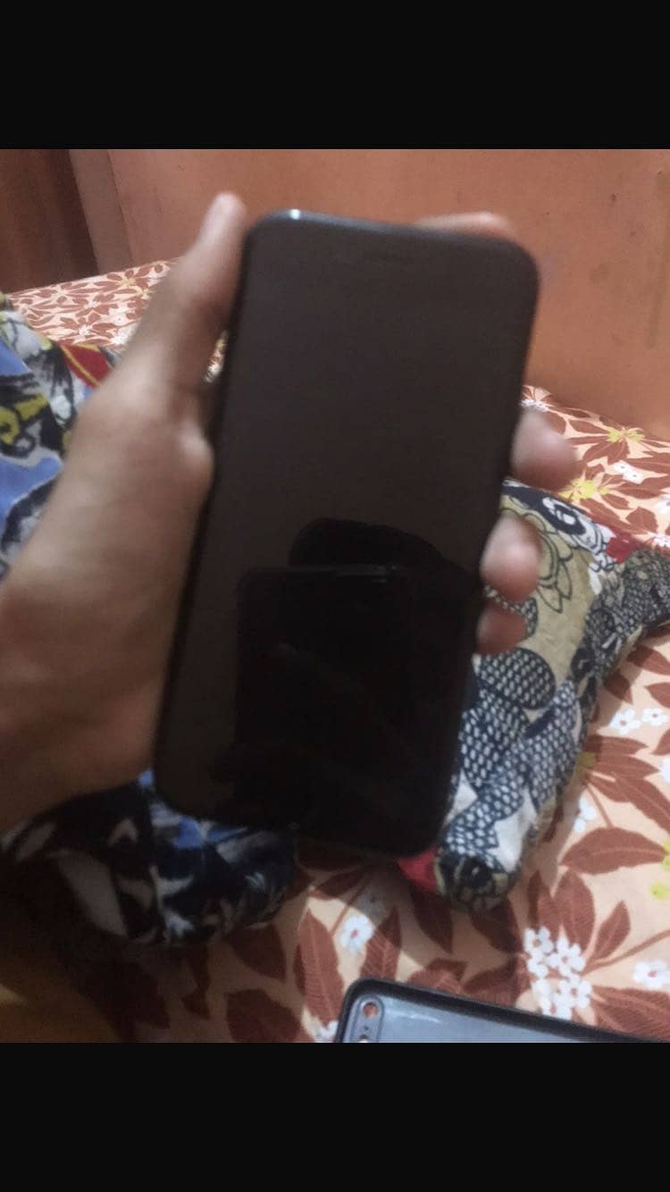 Apple iPhone 7 3
