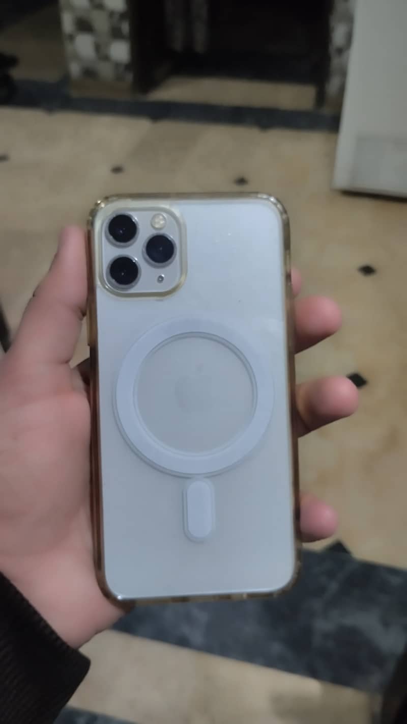 Apple iPhone 11 Pro 2
