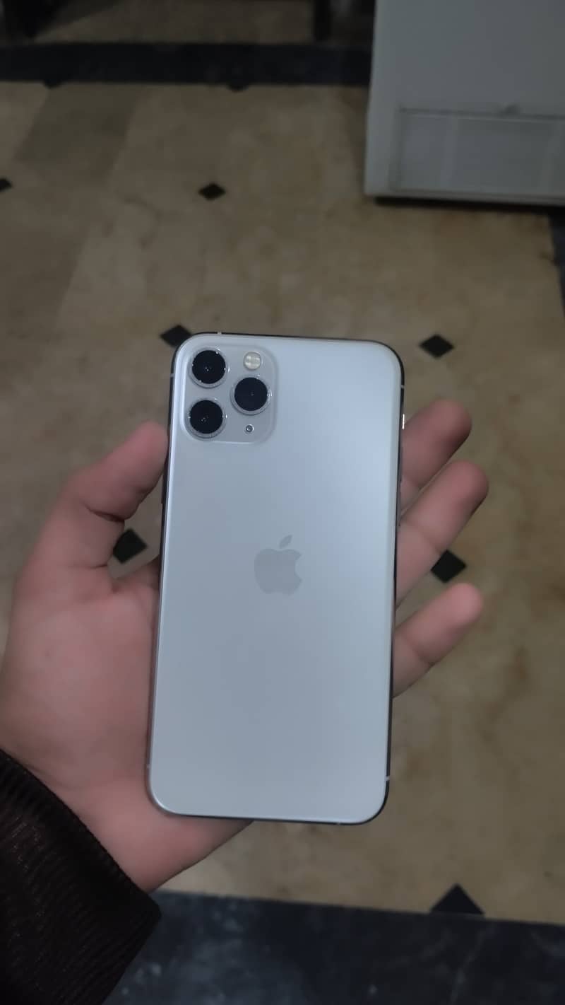 Apple iPhone 11 Pro 3