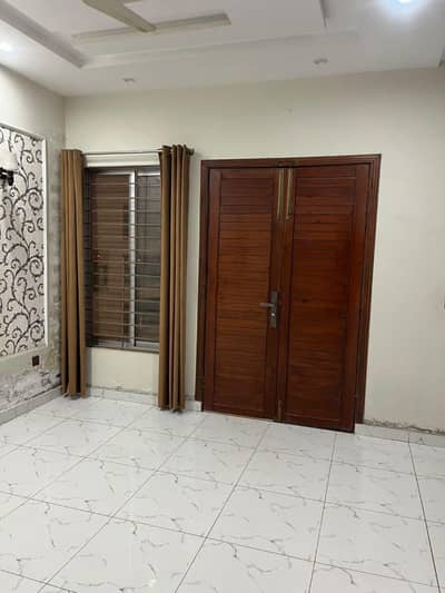 Double store House available for rent in Shalimar colony main aproch