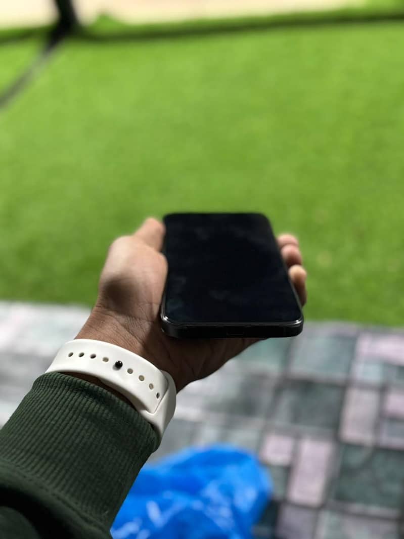 Apple iPhone 15 Pro Max 1