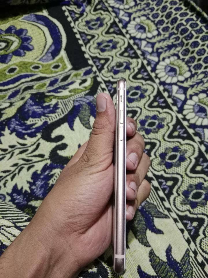 Apple iPhone 8 0