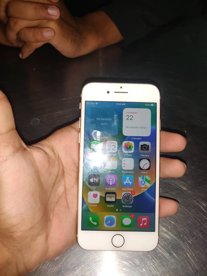 Apple iPhone 8 3