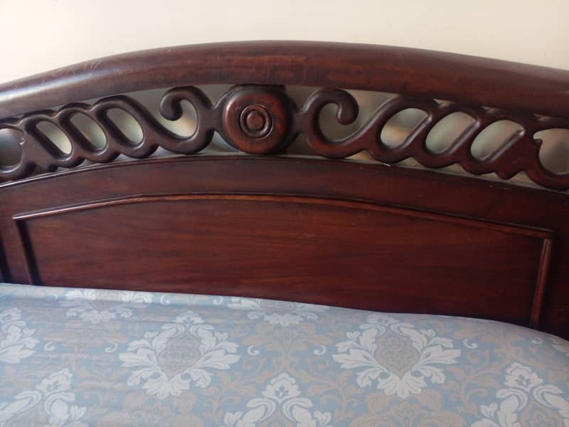 Two single beds for sell 4