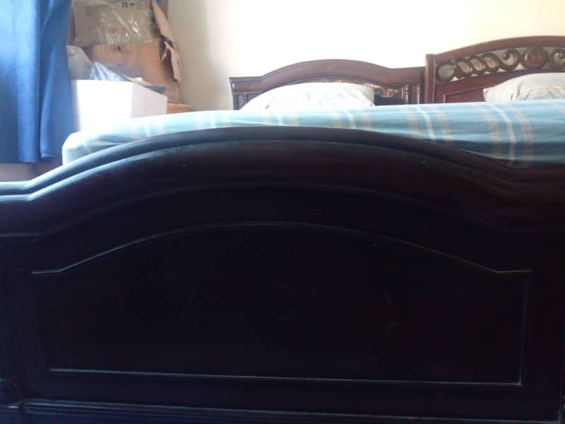 Two single beds for sell 5