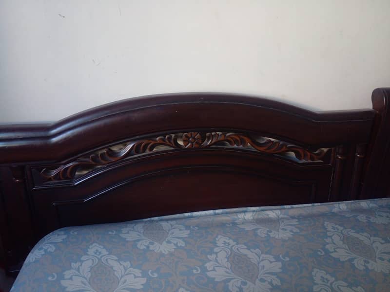 Two single beds for sell 6