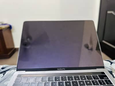 Macbook Pro 2017 8/256 Touchbar