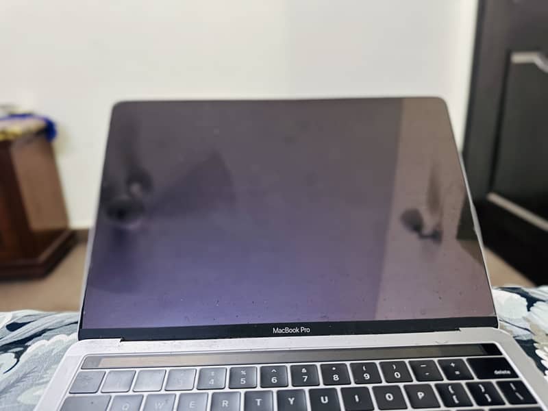 Macbook Pro 2017 8/256 Touchbar 13 inch 0