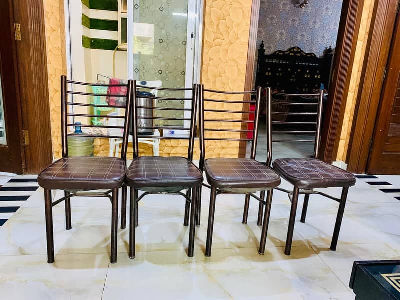 8 chairs 0