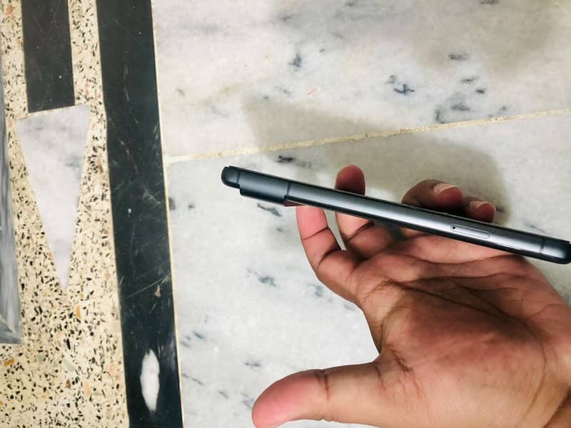 Google Pixel 8 4