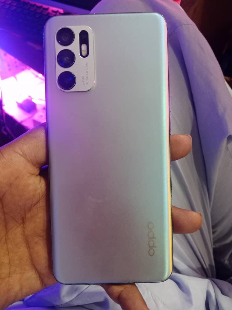 OPPO Reno6 0