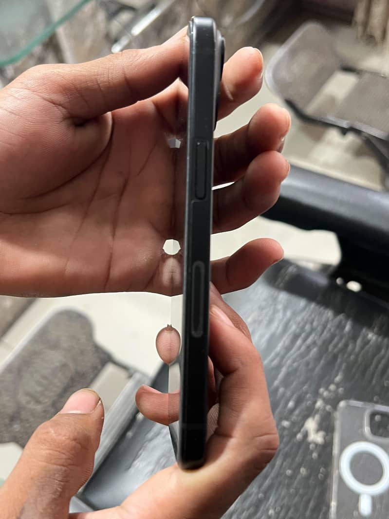 Apple iPhone 15 4