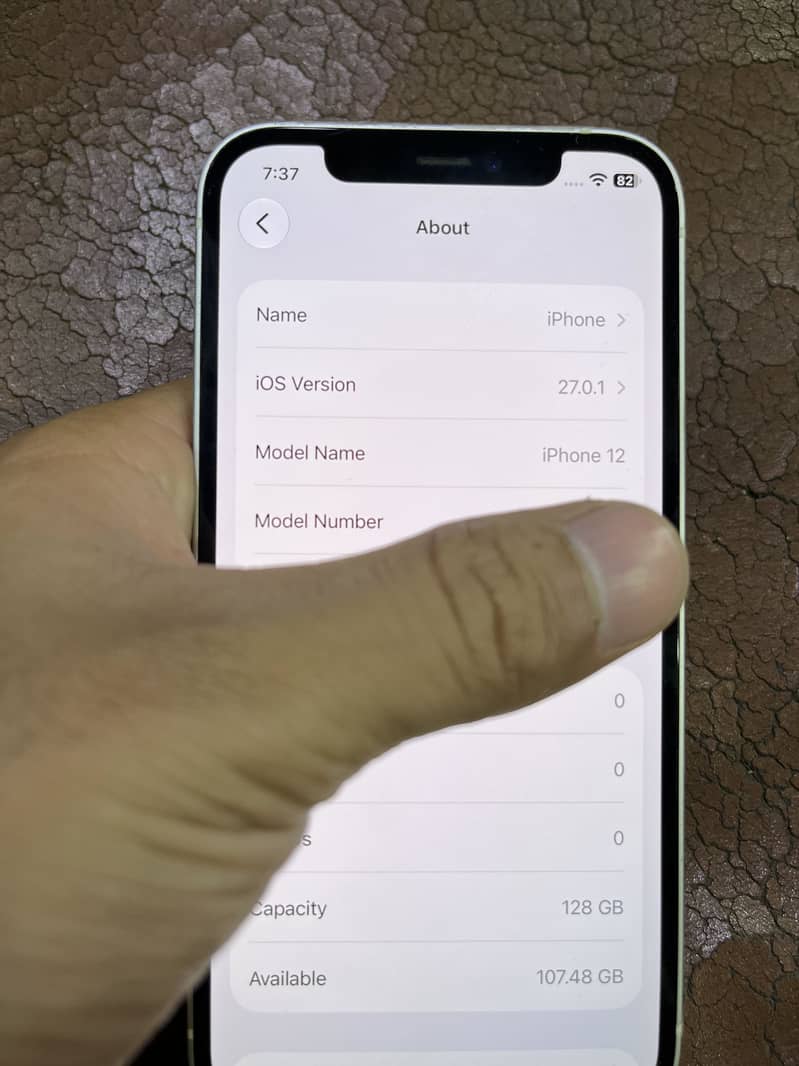 Apple iPhone 12 4