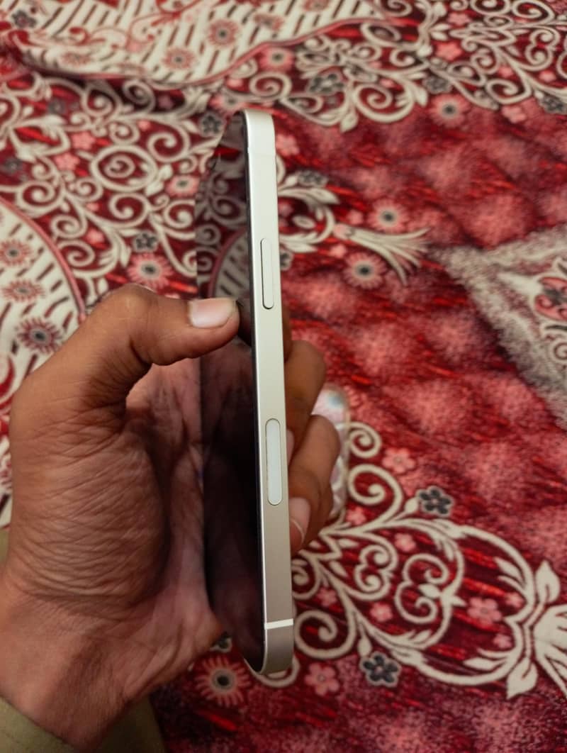 Apple iPhone 12 3