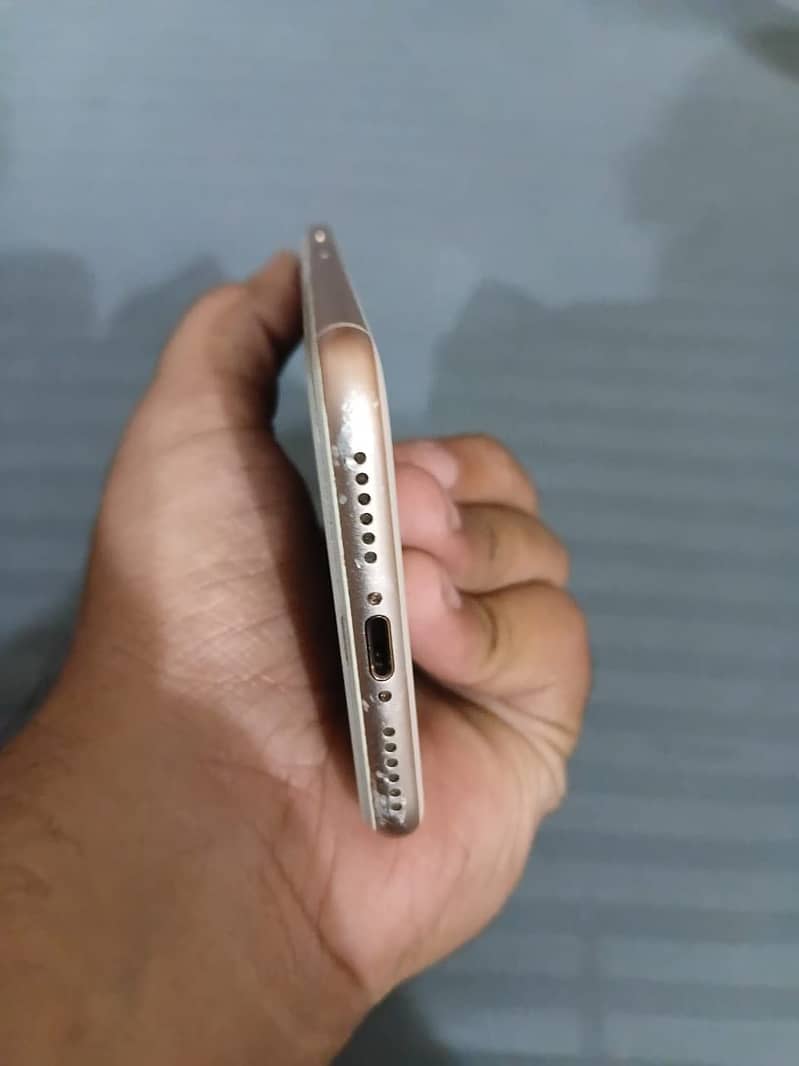 Apple iPhone 8 4