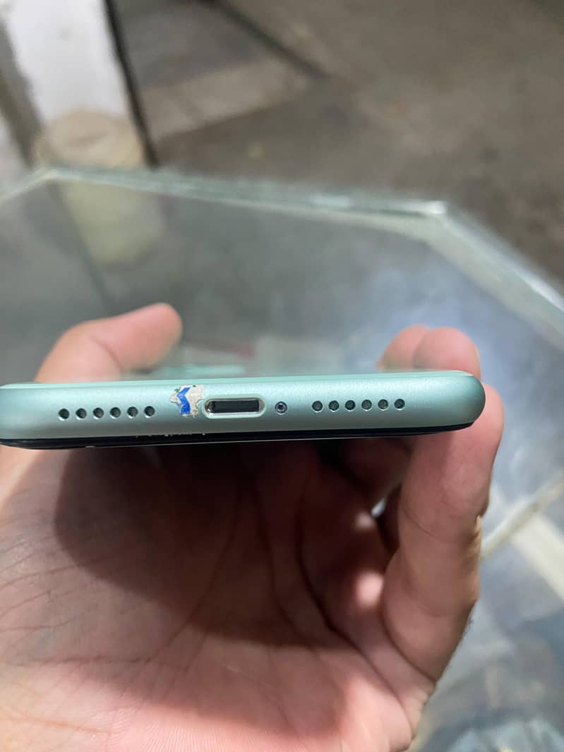 Apple iPhone 11 3