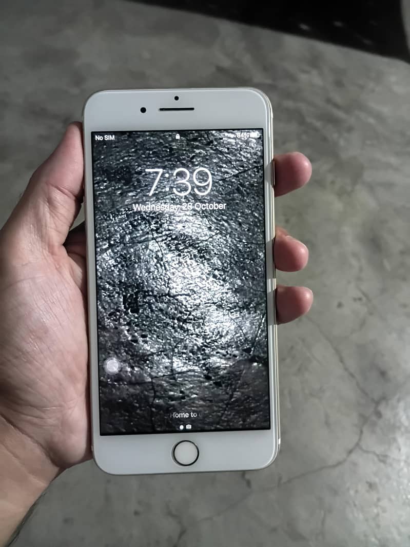 Apple iPhone 7 Plus 6
