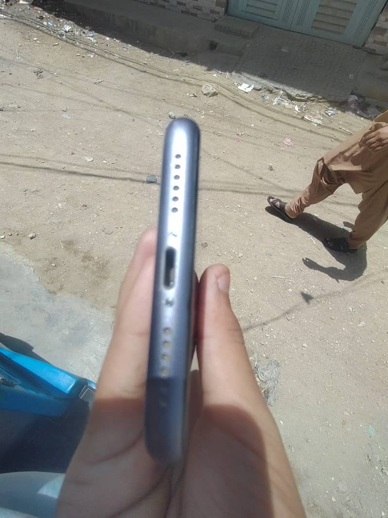 Apple iPhone 11 6