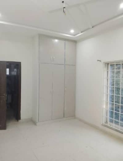 11 Mrla single store House available for rent in khan village hassn street