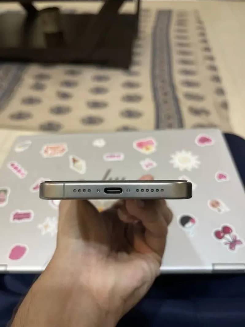 Apple iPhone 15 Pro Max 3