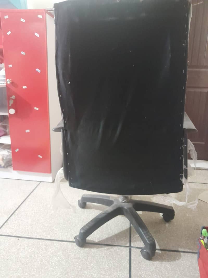 study table with revolving chairs 6