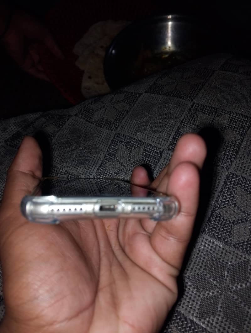 Apple iPhone 7 0