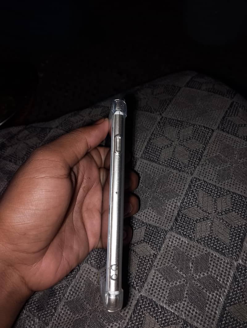 Apple iPhone 7 4